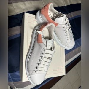 This is a Alexander McQueen brand new